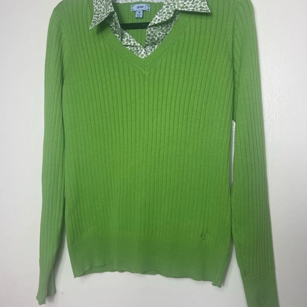 IZOD Womens Preppy Cable Knit Sweater Size  M V-neck Academia Tennis Kelly Green - Picture 2 of 4